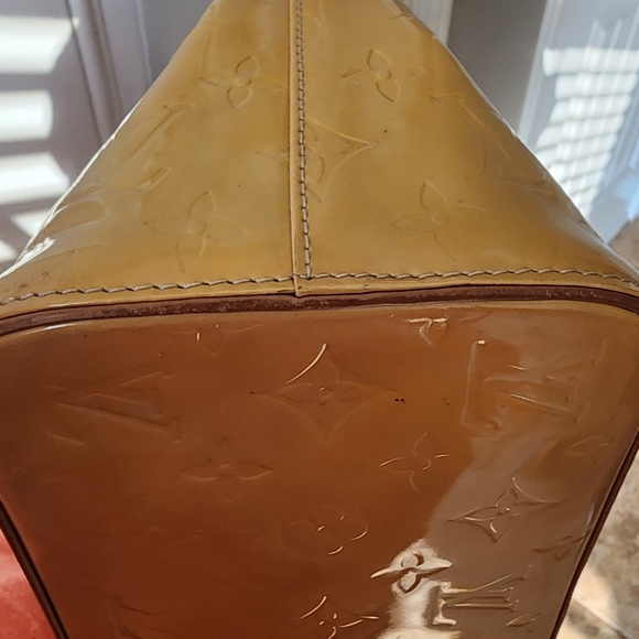 💥AUTHENTIC💥 Louis Vuitton Houston Vernis Monogram Tote - Picture 14 of 14